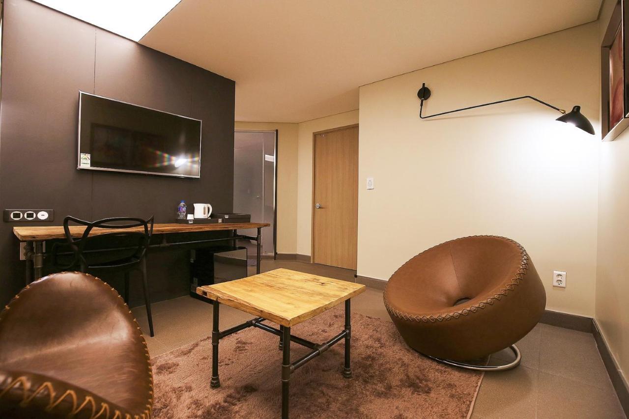 Hotel Flamingo Daejeon Extérieur photo
